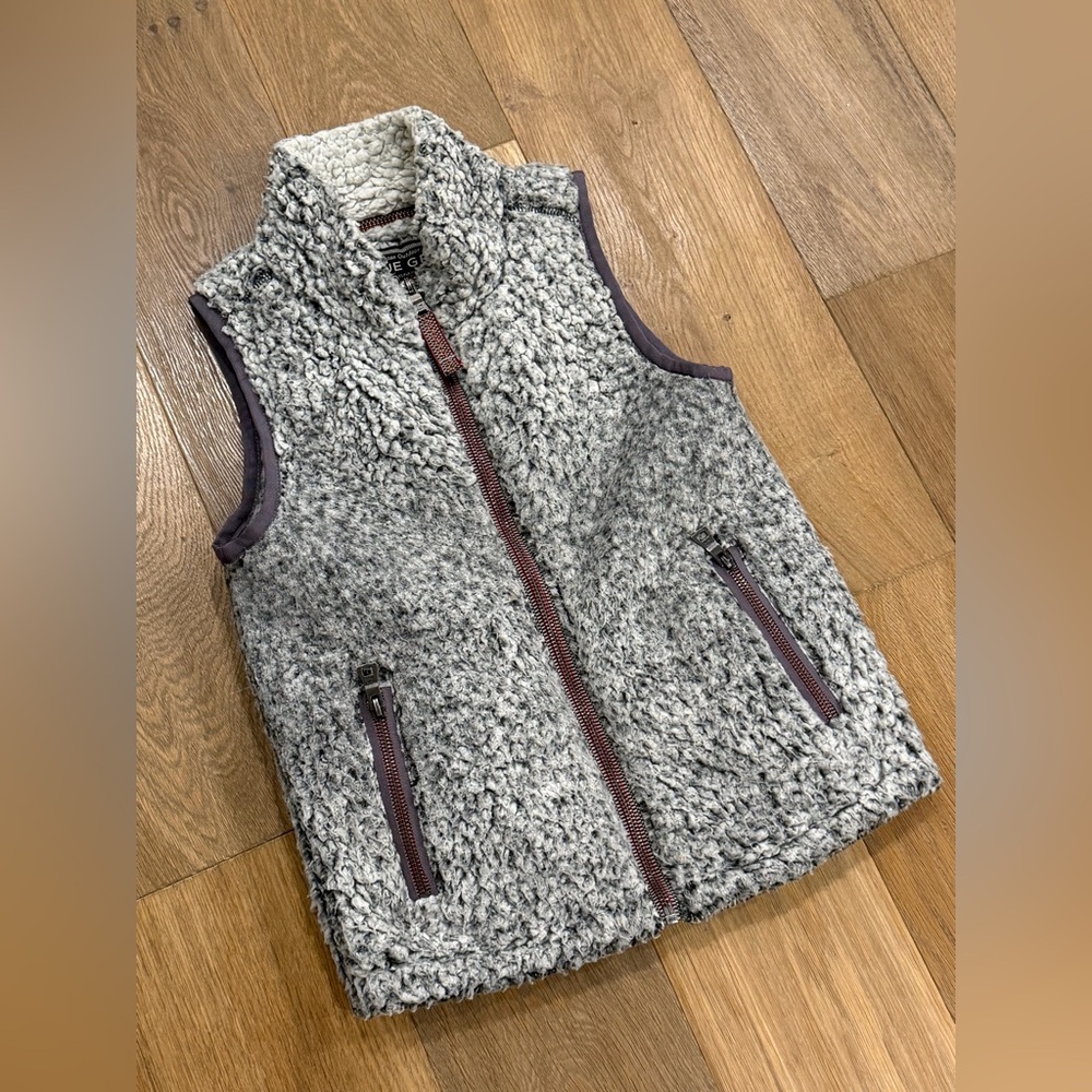 True Grit Gray Sherpa Vest - Frosted Tipped S